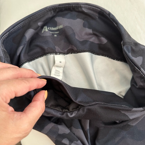 Activology, size M, black/charcoal camouflage leggings - Picture 2 of 3